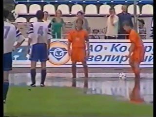 epic corner kick in the match shinnik - valencia (1998)